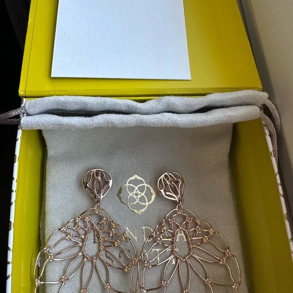 Kendra Scott Hallie Rose Gold Earrings - Picture 5 of 6